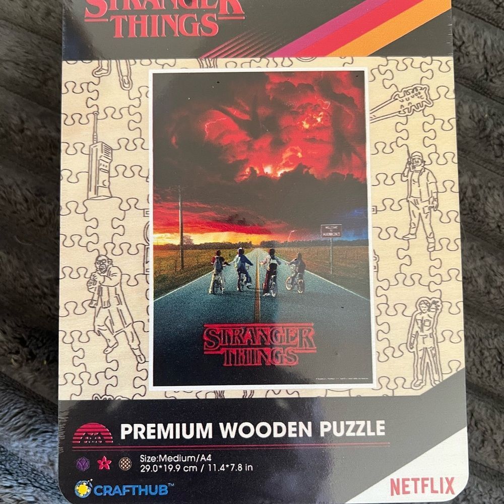 Netflix Stranger Things Premium Wooden Puzzle - Into The Upside Down